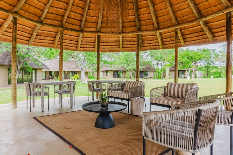 Xanatseni Private Camp lounge 025.webp
