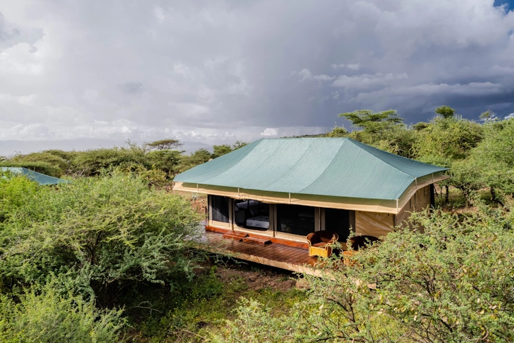 Embalakai Ngorongoro Camp TENT buiten.webp