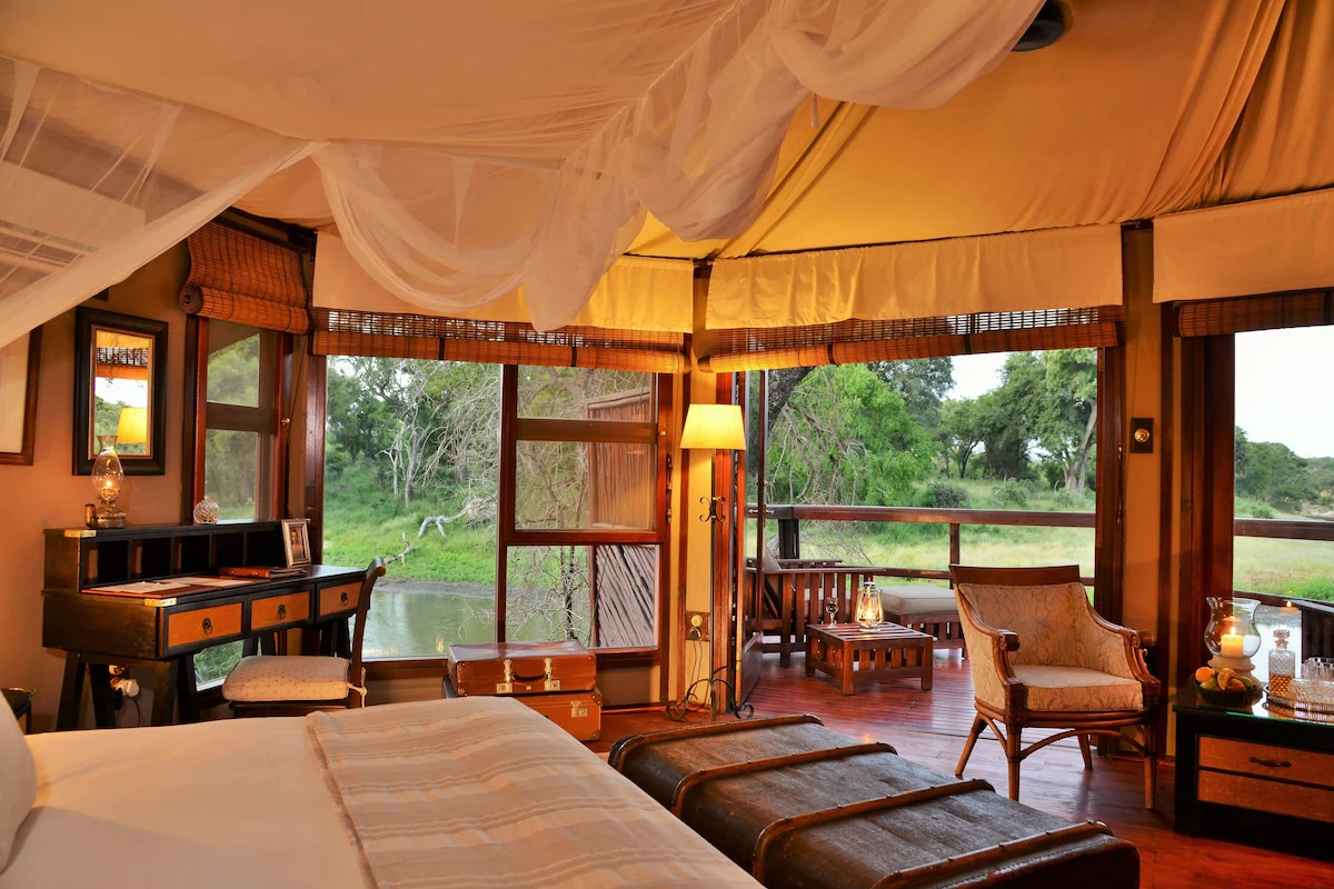 Hamiltons Tented Camp kamer 001.webp