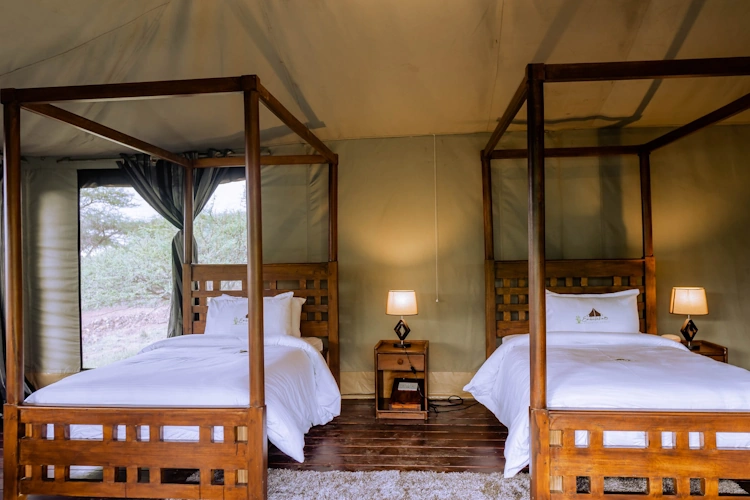 Embalakai Ngorongoro Camp TENT binnen.webp