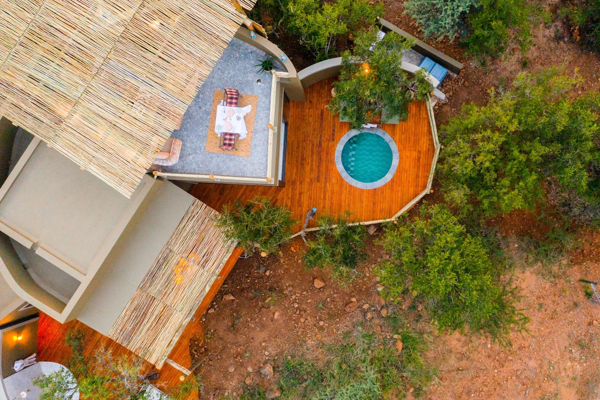 Lush Private Lodge Deluxe Suite 008.webp