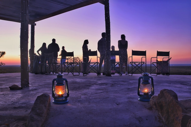 Mopane Bush Lodge zonsondergang.webp