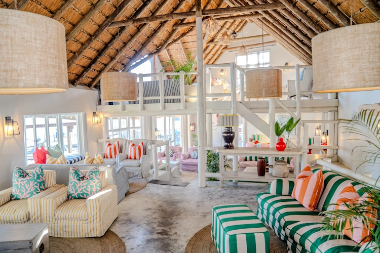 Umngazi Hotel and Spa lounge 001.webp