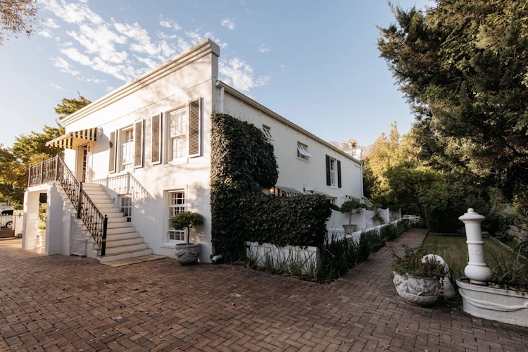 Maison Chablis Guest House voorkant.webp
