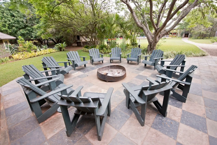 Emdoneni Lodge boma.webp