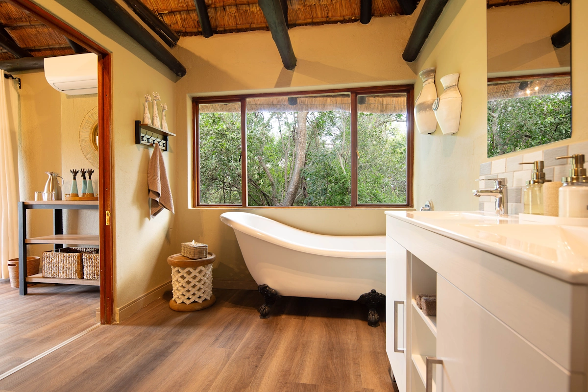 Kambaku Safari Lodge badkamer 001.webp