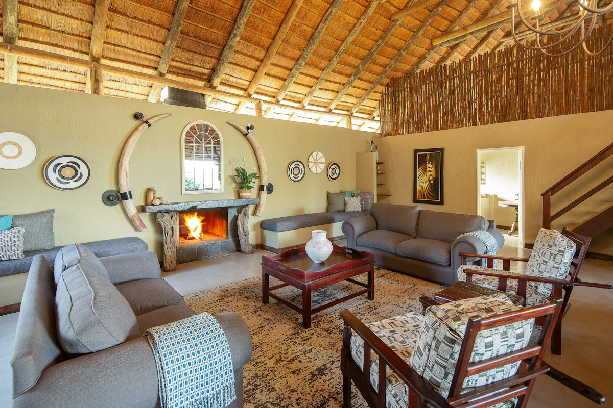 Kambaku Safari Lodge zitje 001.webp