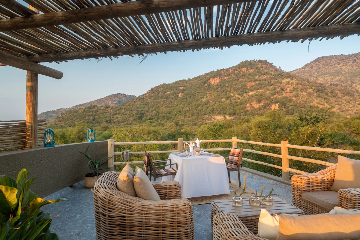 Lush Private Lodge Deluxe Suite 003.webp