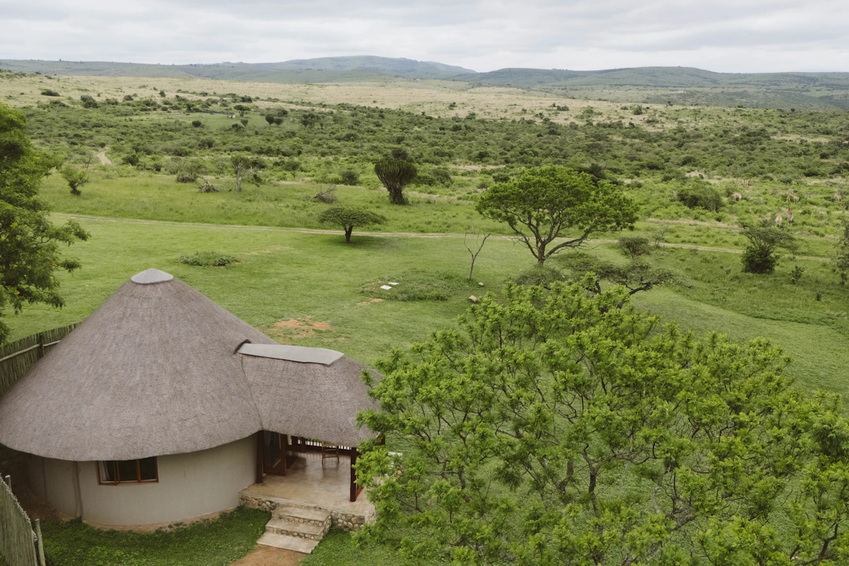 Makongo Hills Lodge rondavel 001.webp
