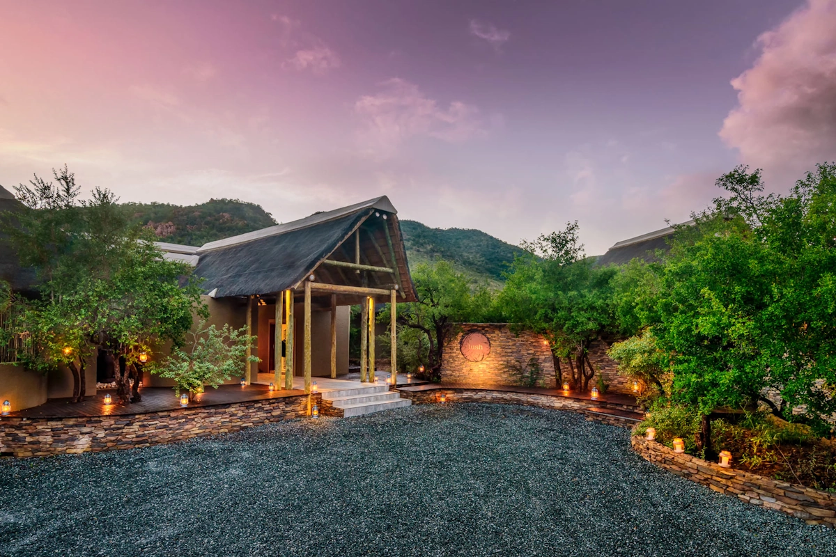 Lush Private Lodge Exterior Reception Curioshop 003.webp