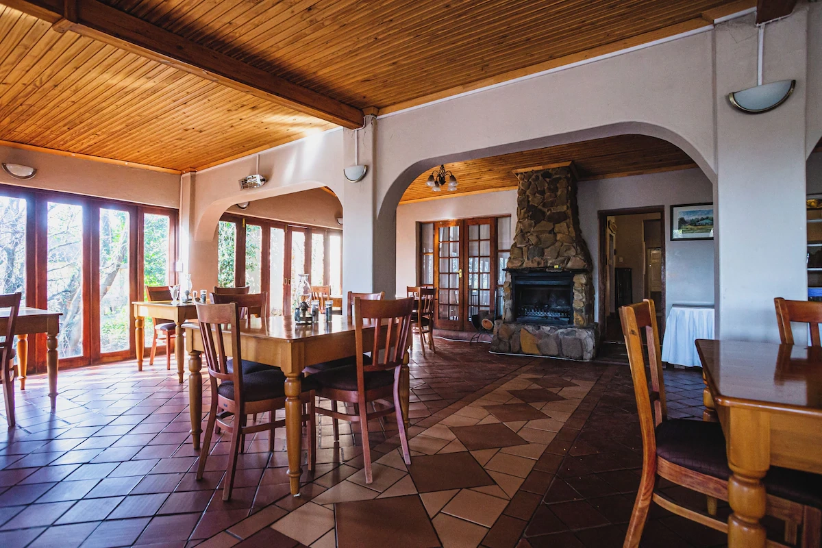 Ardmore Guest Farm restaurant 001.webp